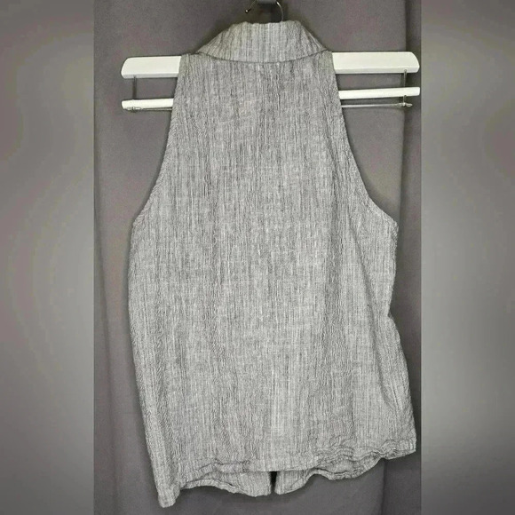 Women's  Lapel Collar Sleeveless Grey Blouse size Large - Picture 3 of 4